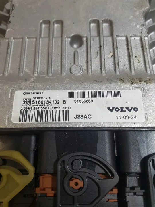 Volvo Motorstyrenhet OEM S180134102B Begagnad image 3
