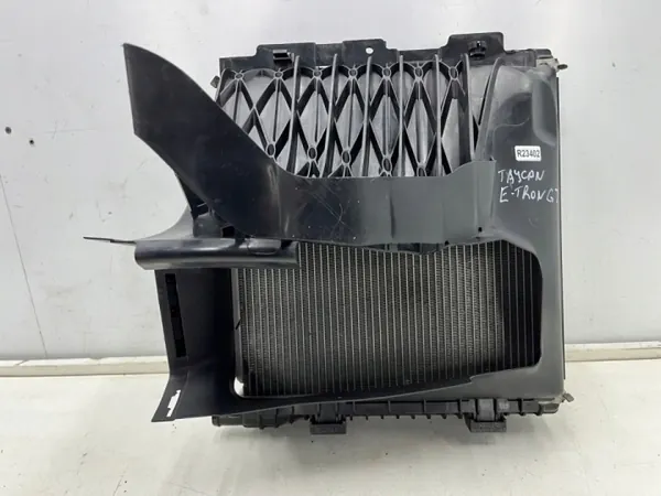 Radiateur d'eau OEM 9j1121251a pour Porsche Taycan image 2