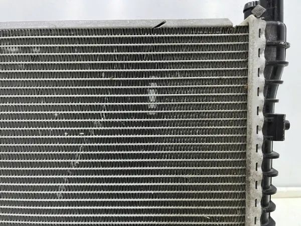 Radiateur d'eau OEM 9j1121251a pour Porsche Taycan image 10