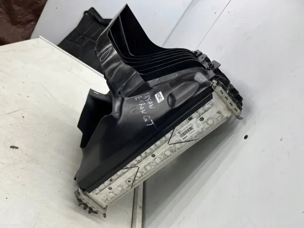 Radiateur d'eau OEM 9j1121251a pour Porsche Taycan image 4