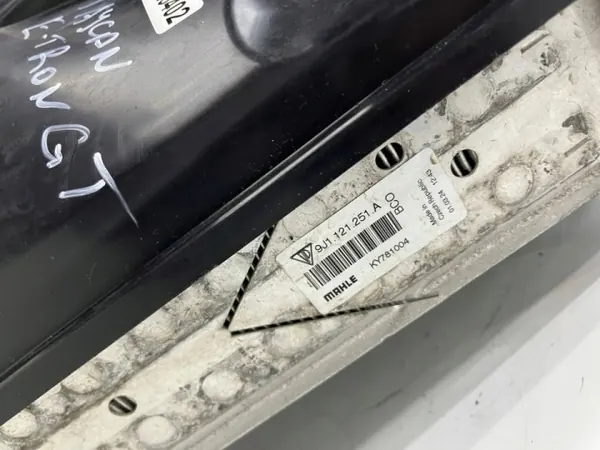 Radiateur d'eau OEM 9j1121251a pour Porsche Taycan image 5