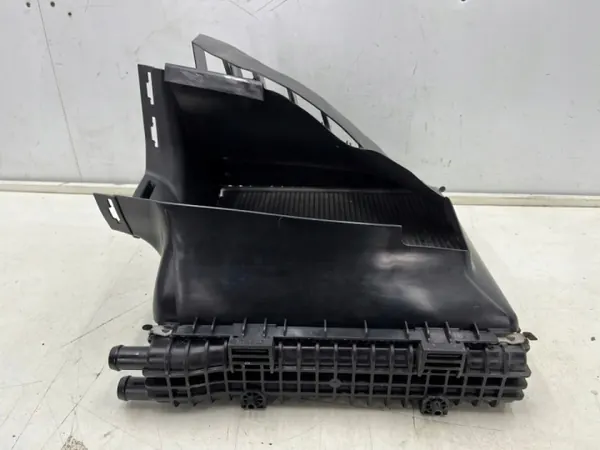 Radiateur d'eau OEM 9j1121251a pour Porsche Taycan image 6