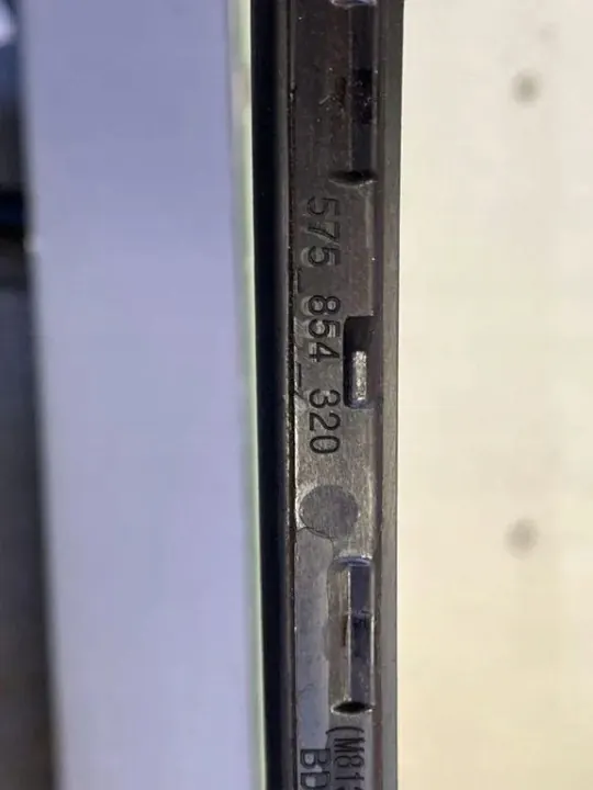 OEM 575854320 Framruta List Höger SEAT Ateca image 3