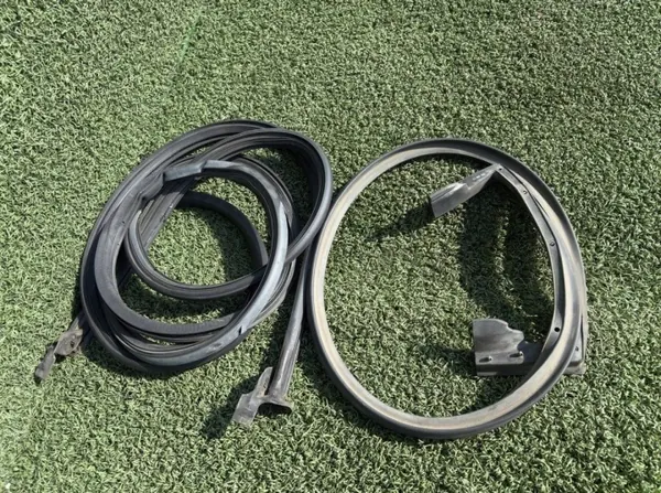 Junta cristal puerta trasera izquierda OEM B386 Citroen image 2