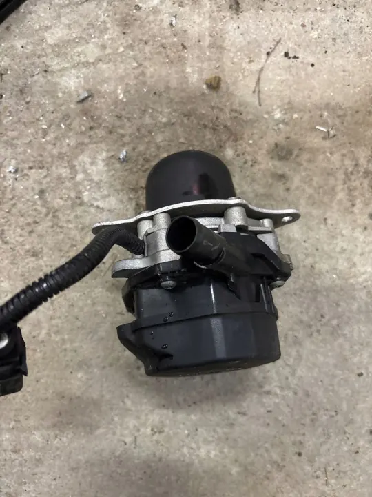 Pompe à air secondaire Porsche Macan OEM 95B131337 image 2