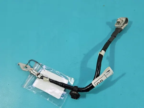 Pince de borne négative OEM 82165020800 pour Toyota image 2