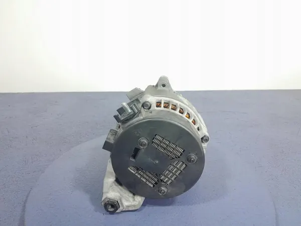 BMW X3 G01 LCI Vaihtovirtageneraattori 250A 8634167 image 3