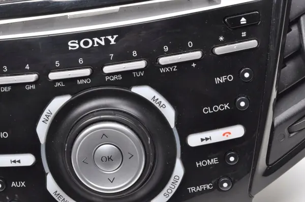 Ford Fiesta MK7 radion paneeli OEM C1BT-18K811-TA Sony image 4