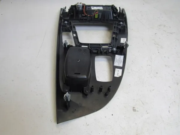 BMW Z4 E89 Moldura Túnel OEM 9129243 - Usado image 9