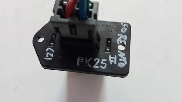 Resistor de ventilador KIA Sorento 2010 971281M000 image 3