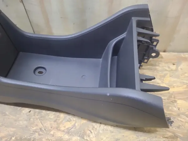 Accoudoir console centrale Toyota Prius Plus OEM 58813-47010 image 6