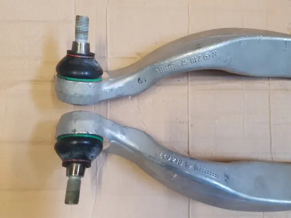 MERCEDES CLS W218 Kontrollarm Vänster + Höger A2183301111 A2183301211 image 2