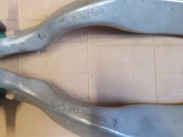 MERCEDES CLS W218 Kontrollarm Vänster + Höger A2183301111 A2183301211 image 4