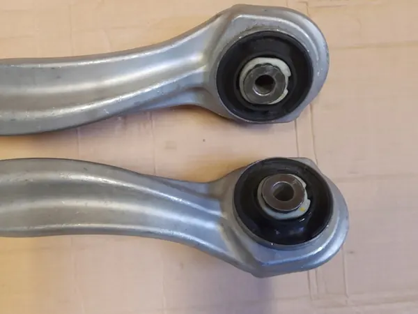 MERCEDES CLS W218 Kontrollarm Vänster + Höger A2183301111 A2183301211 image 7