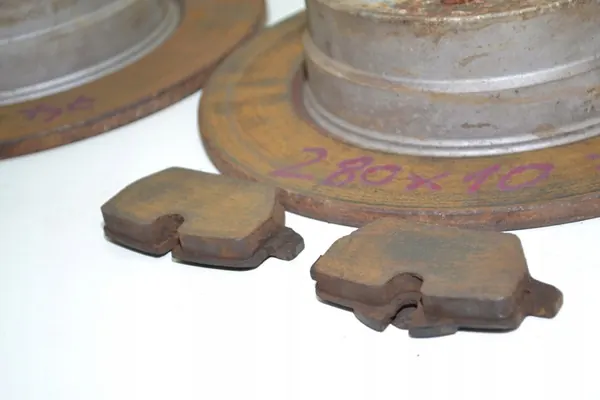 DISCOS DE FREIO TRASEIROS FEBI BILSTEIN 26134 image 4