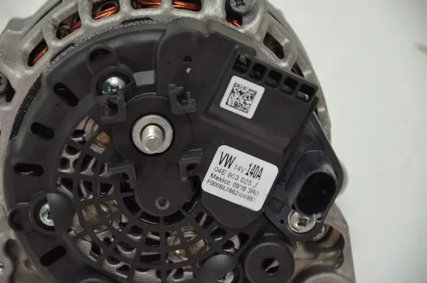 VW Jetta 5C 1.4TSI Alternator OEM 04E903025J image 2