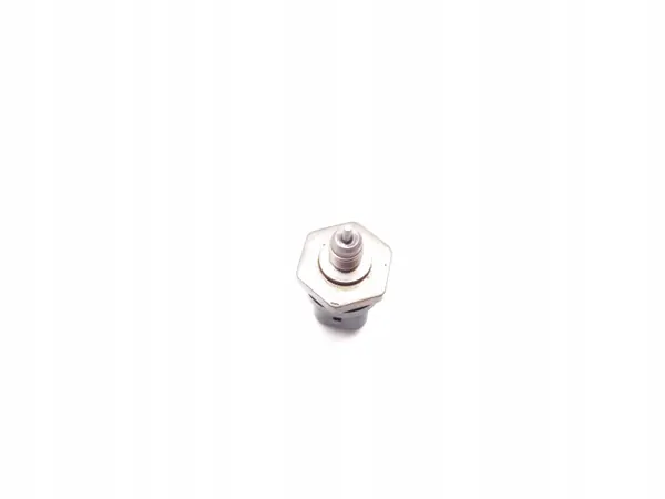 Sensor de presión de aceite Mazda OEM CX-30 2.0L Gasolina image 4