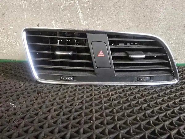 Audi Q3 8U0 mittluftgallergrill OEM 8U1820951B image 2