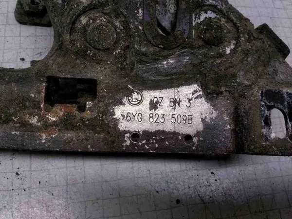 Motorhuvslås SKODA FABIA I 6Y0823509B 1.4L bensin 2001 image 3