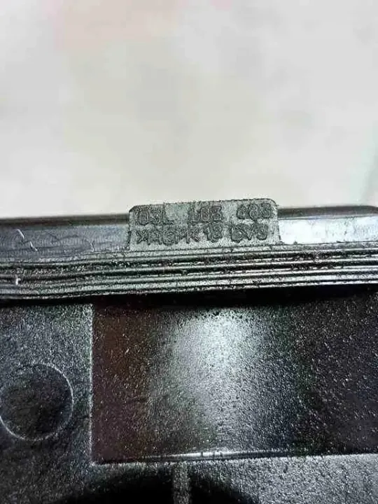 Nockenfolgerabdeckung OEM 03L103483 für AUDI A4 2.0L Diesel image 3