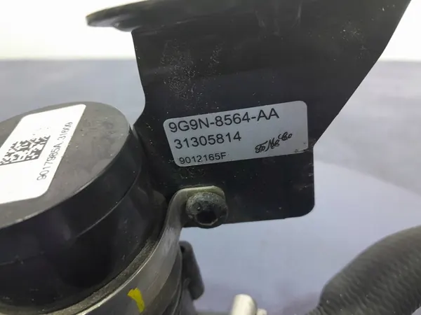 VATTENPUMP VOLVO XC60 I 2.4D 9017985A image 4