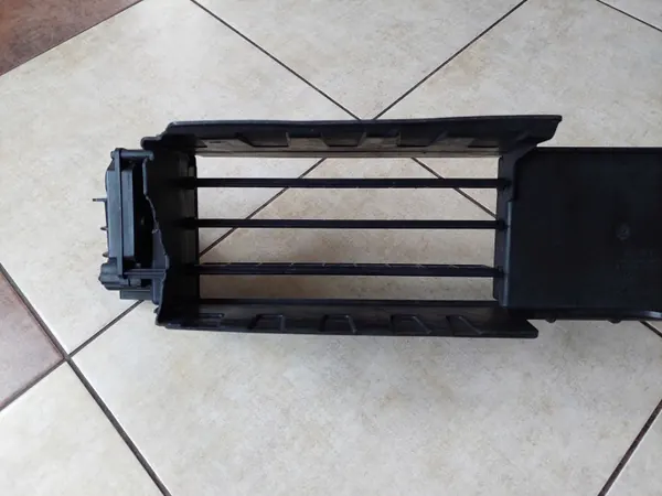 Ventilationsgallret OEM MF153K8EHA för Hyundai Santa Fe V image 9