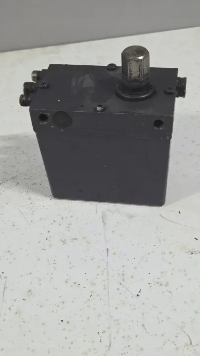 Scania Hytthydraulikpump OEM 2081520 - Begagnad image 2