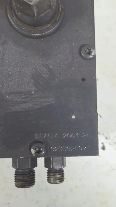 Scania Hytthydraulikpump OEM 2081520 - Begagnad image 3