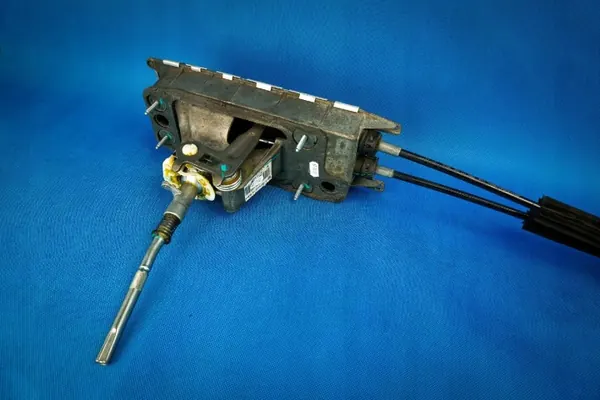 Audi Q3 Tiguan vaihteiston mekanismi OEM 5N0711049S image 4