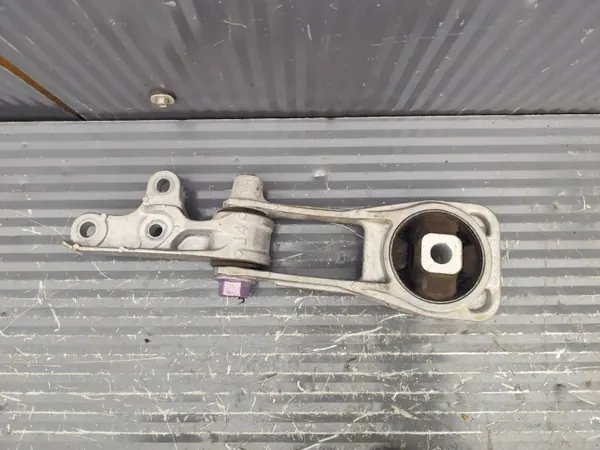 Toyota Yaris IV Moottorin Kiinnike OEM YARISIVPODUSZKA image 2