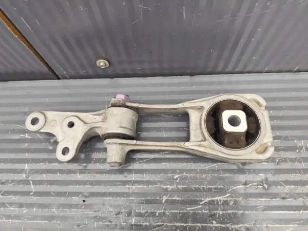 Toyota Yaris IV Moottorin Kiinnike OEM YARISIVPODUSZKA image 3