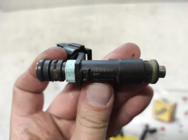 Iniettore VW POLO 4 IV 9N LIFT 05- 1.2 03D906031F image 3