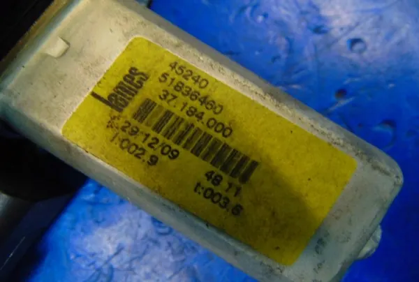 FIAT BRAVO Elevador de vidro dianteiro esquerdo 51836460 image 2