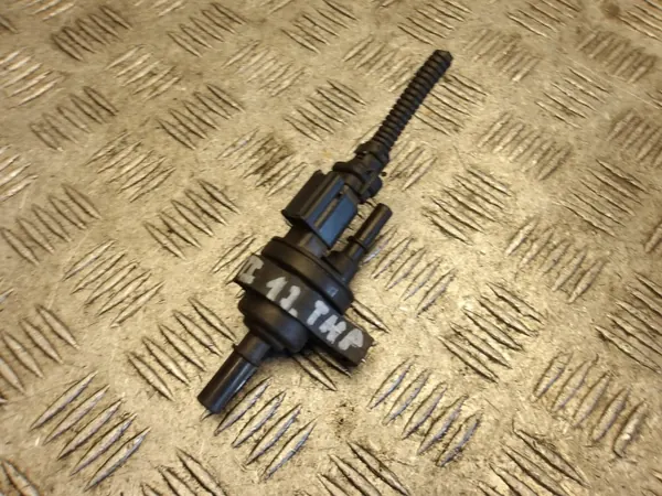 Peugeot 308 II Fuel Vapor Valve image 2