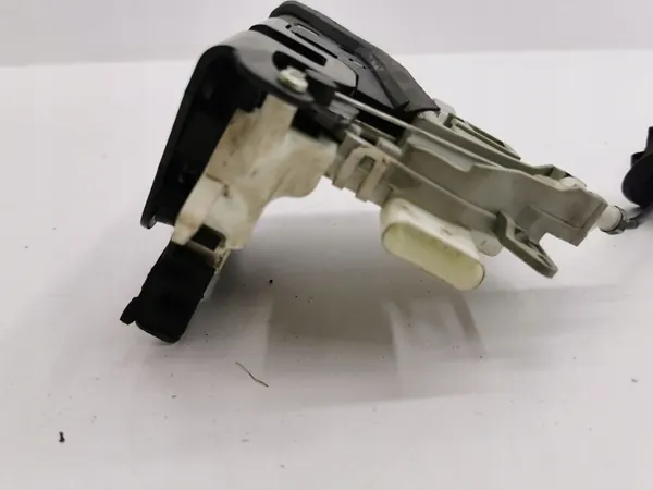 Vänster dörrlås Audi A6 S6 C7 2018 image 4