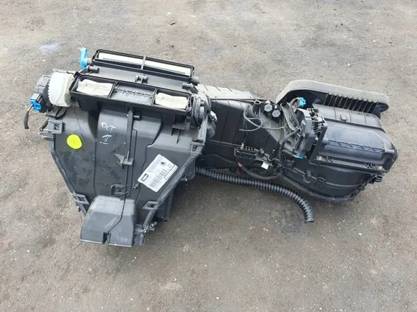 OEM värmefläkt för Skoda Octavia II 1.6B 2006 image 8