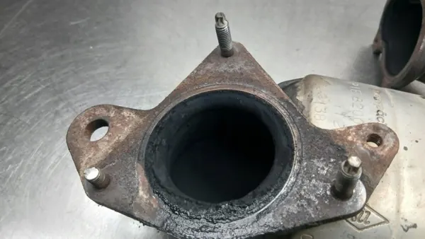 Katalysaattorin kotelo OEM 8200138371 Renaultille image 8