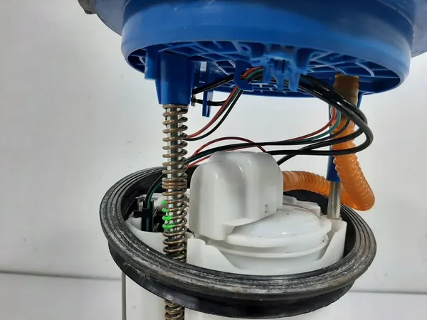 Brandstofpomp SKODA RAPID LIFTBACK 1.0TSI 6RA919051C image 6