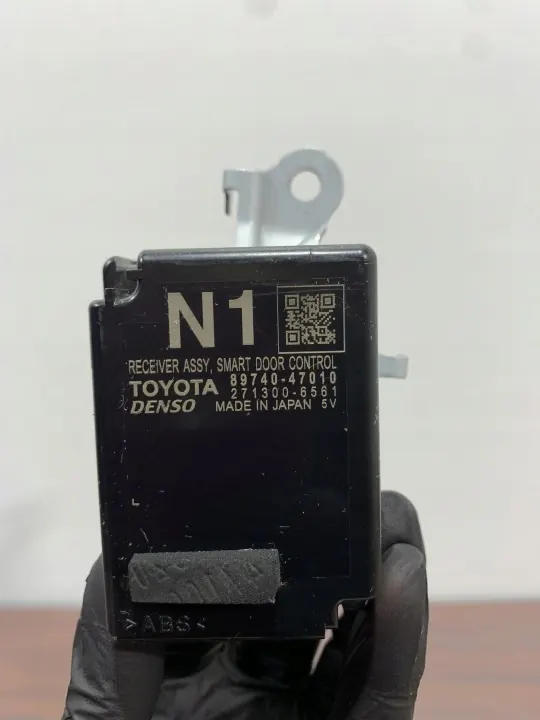 Toyota Prius 2017 Laite OEM 8974047010 - Käytetty image 3