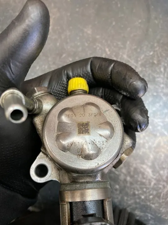 Bomba de combustible Mazda Skyactive 2.0 1.8 PE01203F0F image 2