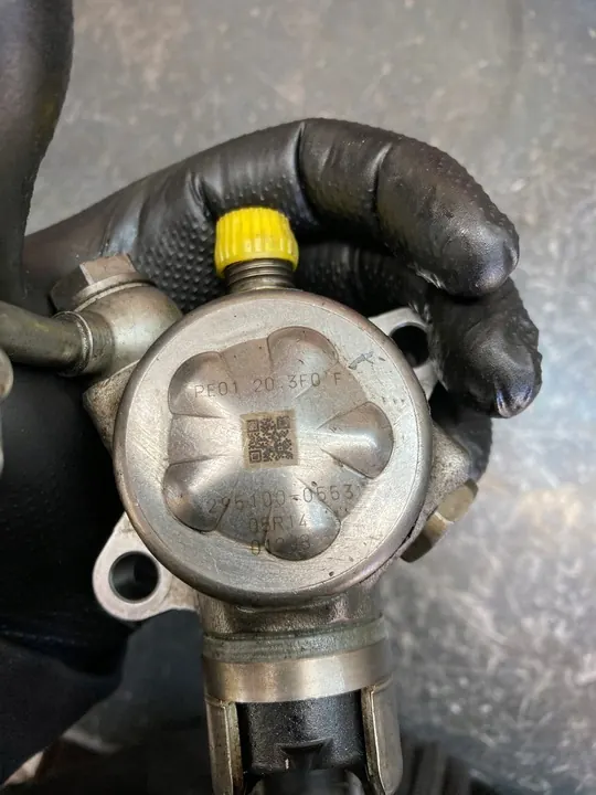 Bomba de combustible Mazda Skyactive 2.0 1.8 PE01203F0F image 4