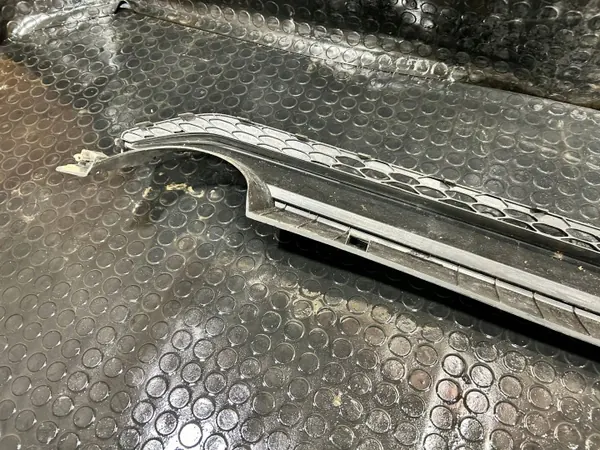Kia Ceed III Takapuskurin Spoileri OEM 86612-J7000 image 7