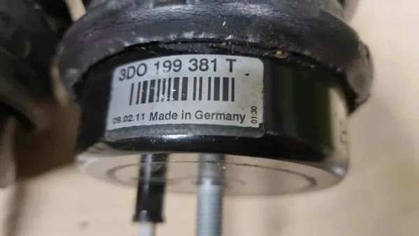 VW PHAETON 3.0 TDI Moottorin Kiinnike Vasemmalle Oikealle 3D0199381T image 4