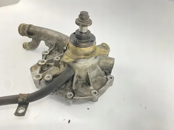Vattenpump OEM 1022012001 för Mercedes W124/W201 image 3