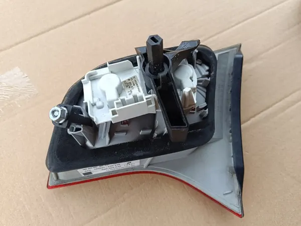 Lámpara Trasera Izquierda AUDI A4 05-08 OEM 8E9945093 image 2