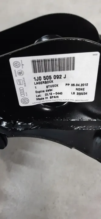 OEM 1J0505092J Rear Right Control Arm Bracket image 4