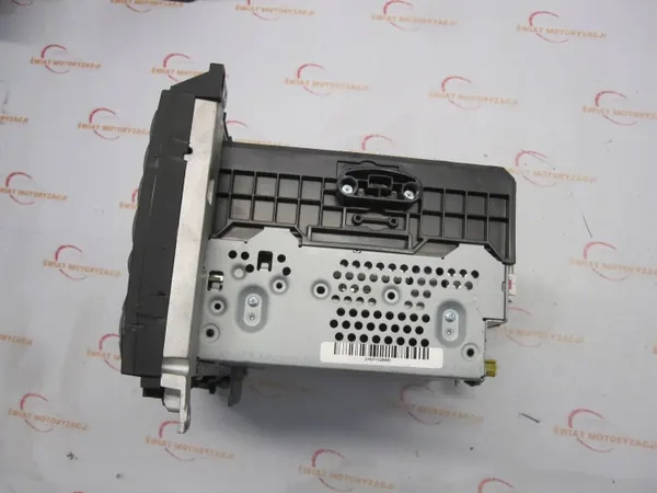 Rádio CD Mercedes W245 OEM A1699002000 - Usado image 3