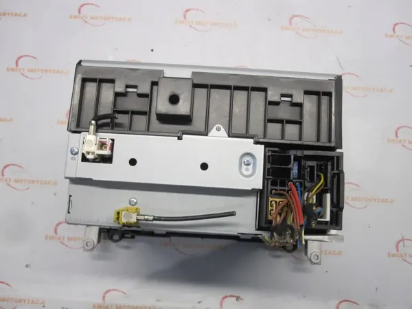 Rádio CD Mercedes W245 OEM A1699002000 - Usado image 6