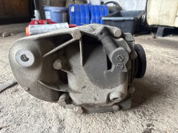 BMW 3 (E90) Taka-akseli 7591016 2.0L Diesel image 3