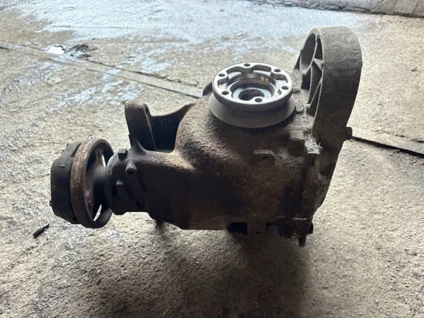 BMW 3 (E90) Taka-akseli 7591016 2.0L Diesel image 5